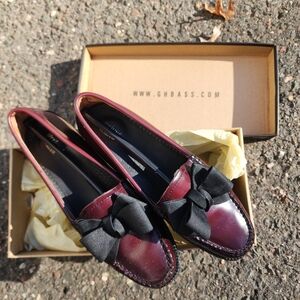 B.H Bass leather shoes, Size 7 1/2 Burgundy
